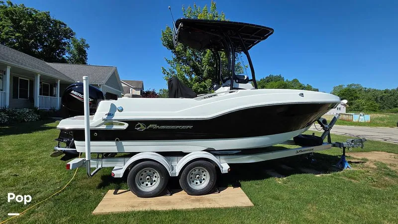 Slide: The Image of Crownline Boats Finseeker 200CC 2021 - 16507017