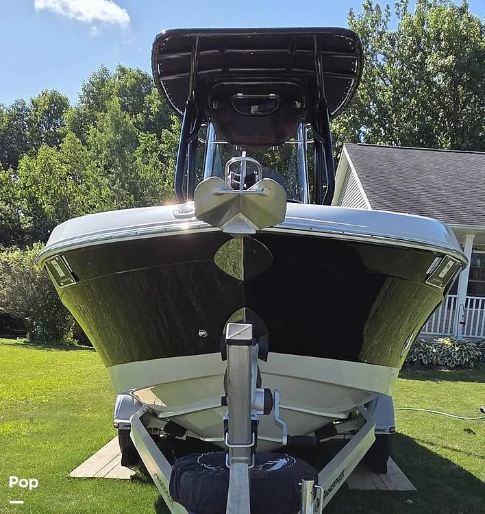 Slide: The Image of Crownline Boats Finseeker 200CC 2021 - 16506974