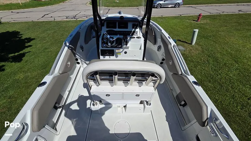 Slide: The Image of Crownline Boats Finseeker 200CC 2021 - 16507071
