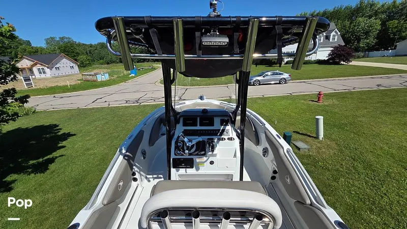 Slide: The Image of Crownline Boats Finseeker 200CC 2021 - 16507069