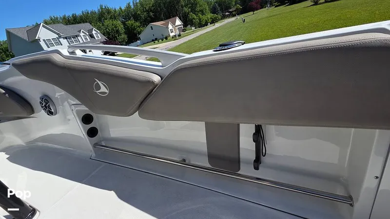 Slide: The Image of Crownline Boats Finseeker 200CC 2021 - 16507074
