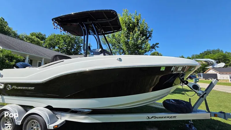 Slide: The Image of Crownline Boats Finseeker 200CC 2021 - 16507029