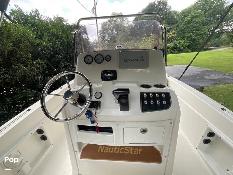 Slide: The Image of NauticStar 211 Hybrid 2019 - 16623135