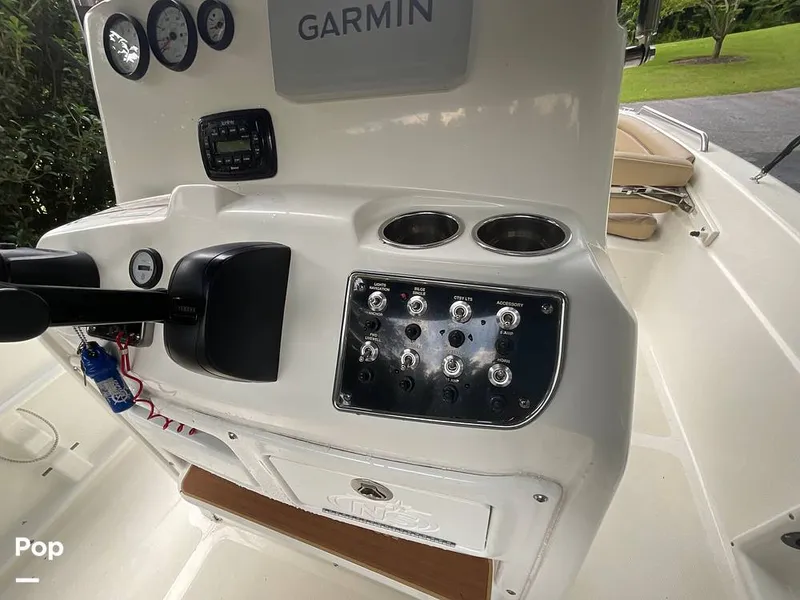 Slide: The Image of NauticStar 211 Hybrid 2019 - 16623136