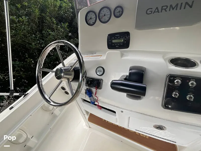 Slide: The Image of NauticStar 211 Hybrid 2019 - 16623140