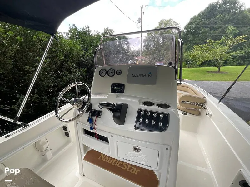 Slide: The Image of NauticStar 211 Hybrid 2019 - 16623134