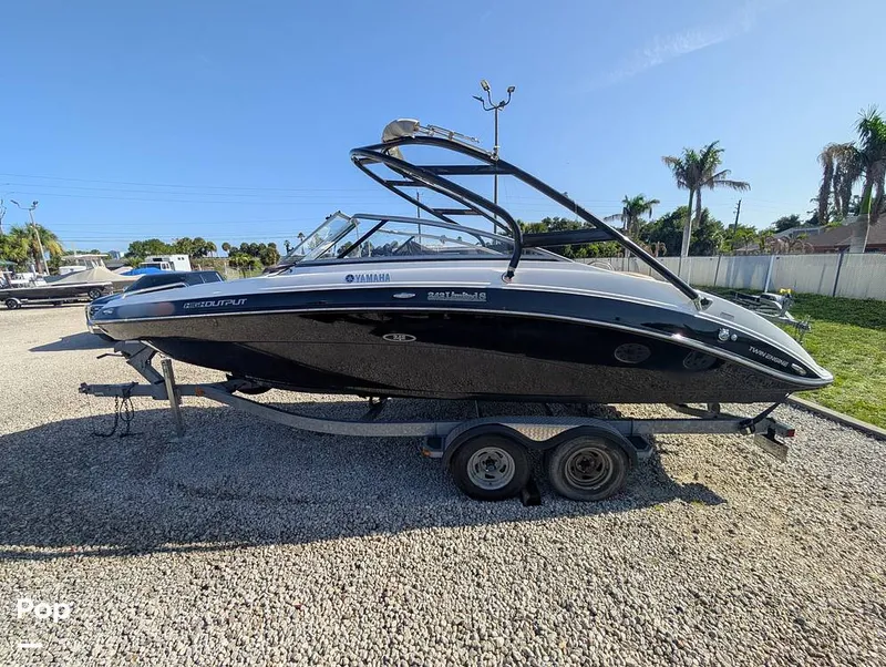 Slide: The Image of Yamaha 242 Limited S 2013 - 16576704