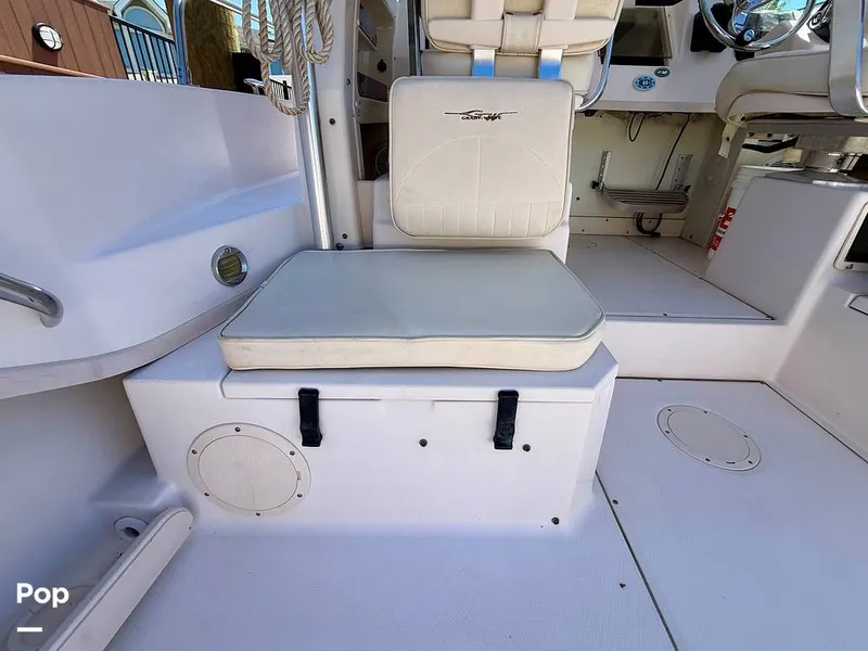 Slide: The Image of Grady-White Gulfstream 232 2004 - 16505930