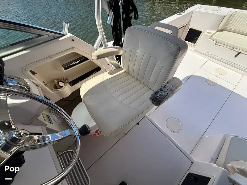 Slide: The Image of Grady-White Gulfstream 232 2004 - 16505943