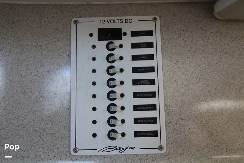 Slide: The Image of Fuse Panel - 16510365