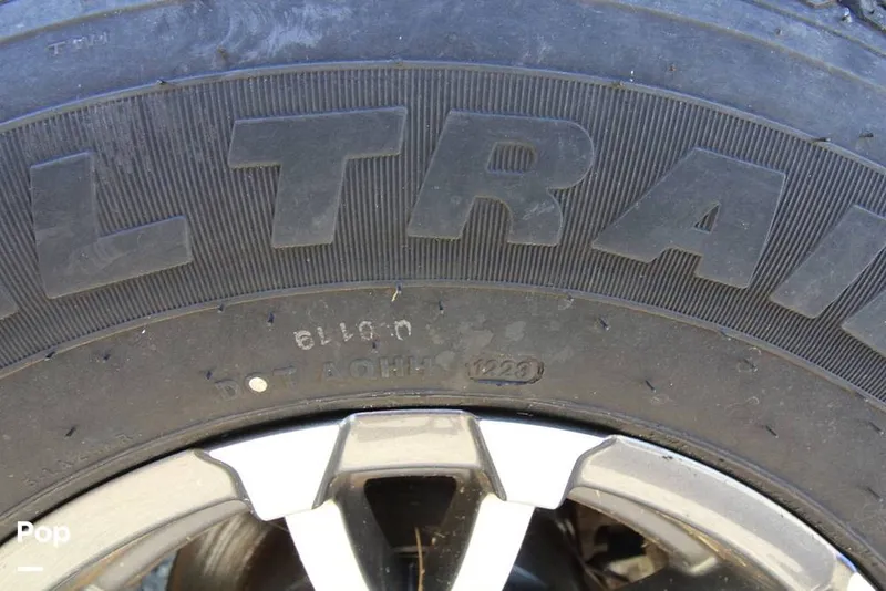 Slide: The Image of Tire Date Code - 16510422