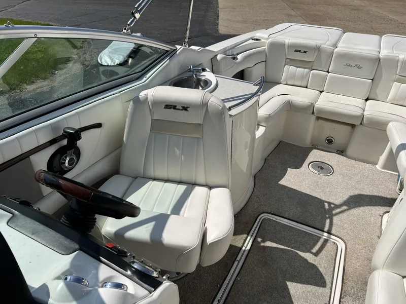 Slide: The Image of Sea Ray 270 SLX 2008 - 30