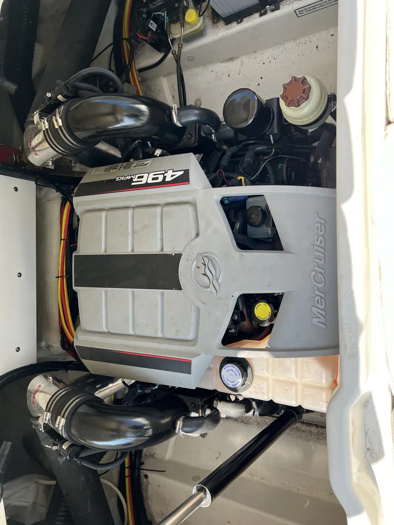 Slide: The Image of Sea Ray 270 SLX 2008 - 35