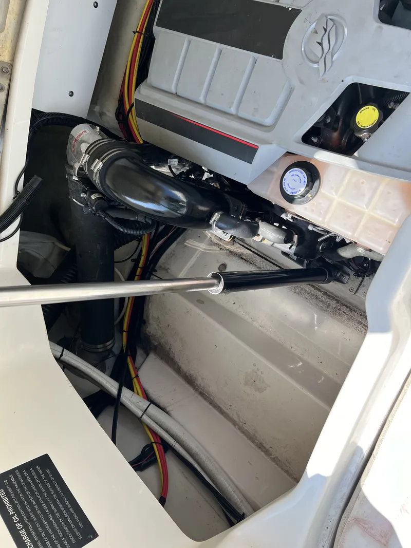 Slide: The Image of Sea Ray 270 SLX 2008 - 36