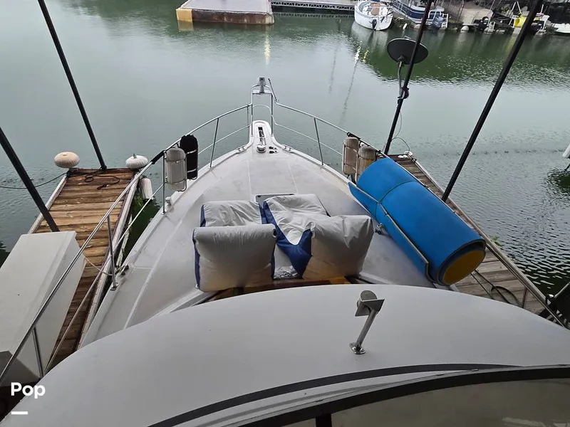 Slide: The Image of Carver Yachts 390 Aft Cabin 1994 - 16506165