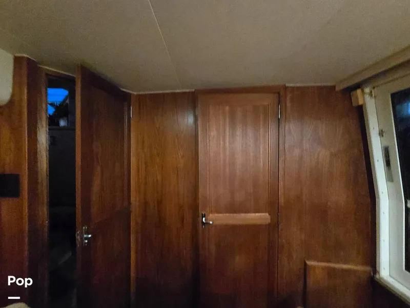 Slide: The Image of Carver Yachts 390 Aft Cabin 1994 - 16506174