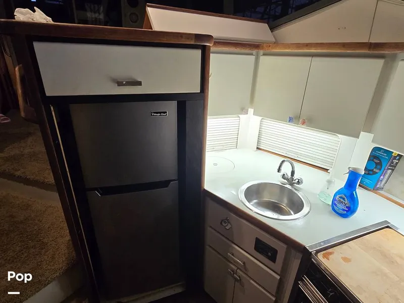Slide: The Image of Carver Yachts 390 Aft Cabin 1994 - 16506190