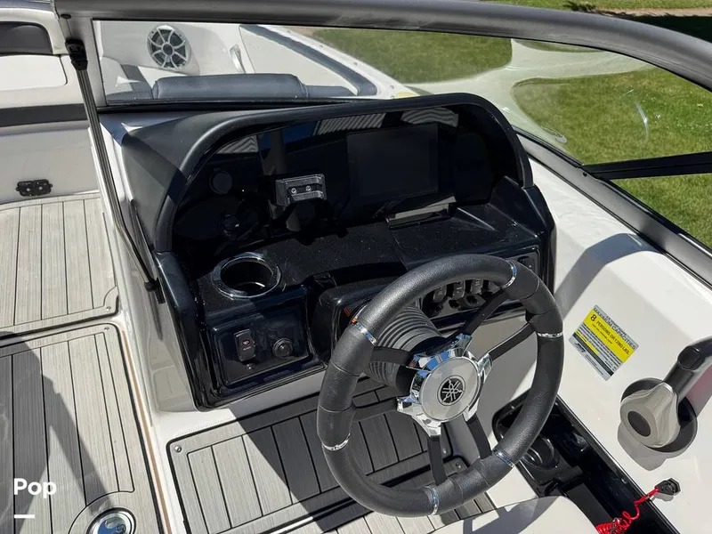 Slide: The Image of Yamaha 195S 2021 - 16480053