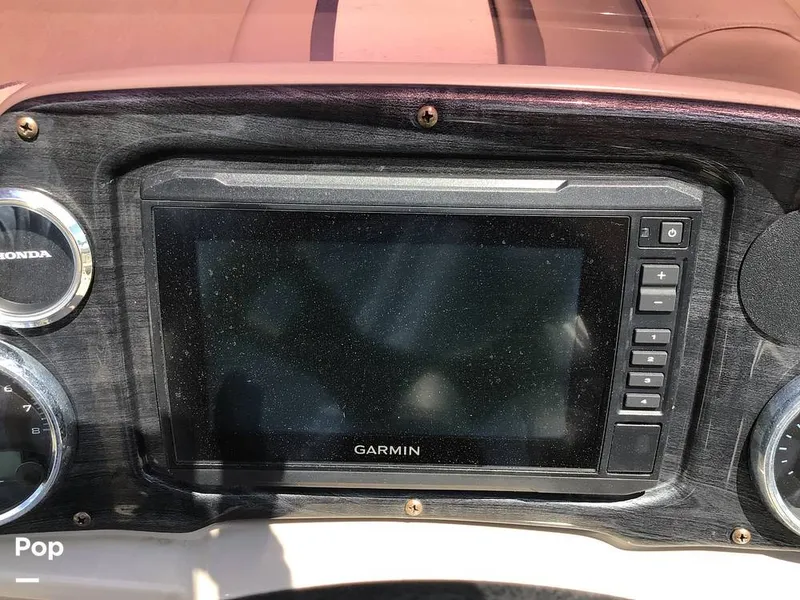 Slide: The Image of Avalon Venture 2585 RF 2023 - 16525312