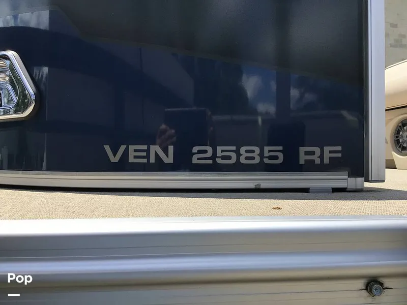 Slide: The Image of Avalon Venture 2585 RF 2023 - 16525356