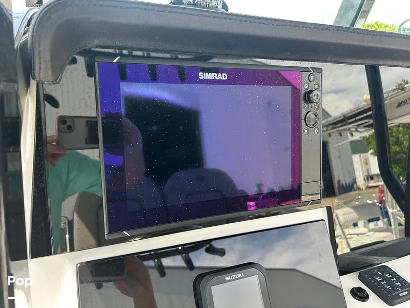 Slide: The Image of Simrad GPS - 16575012