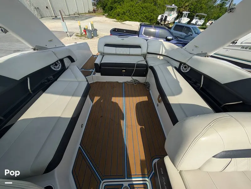 Slide: The Image of Regal 26 FasDeck 2018 - 16543593