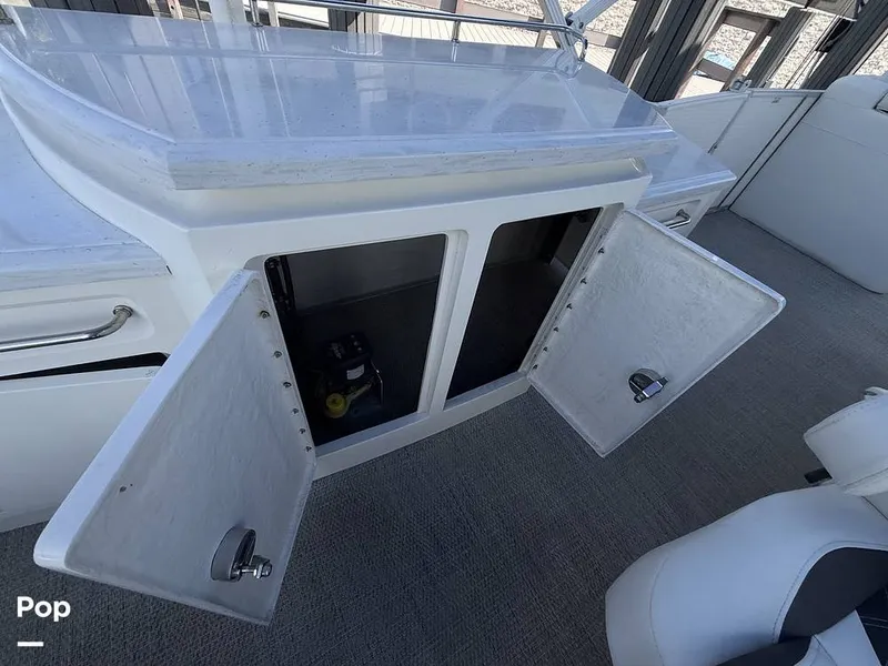 Slide: The Image of Lots of compartments, all clean and ready for you. - 16539484