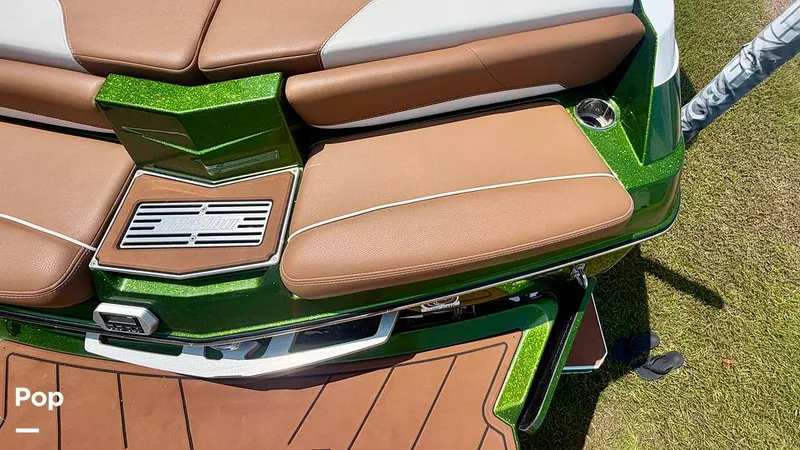 Slide: The Image of Malibu 22 LSV 2021 - 16506076