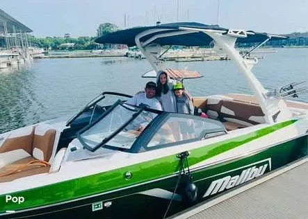 Slide: The Image of Malibu 22 LSV 2021 - 16488435