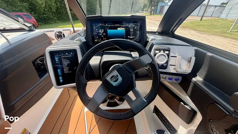 Slide: The Image of Malibu 22 LSV 2021 - 16506058