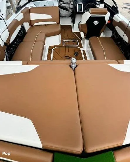 Slide: The Image of Malibu 22 LSV 2021 - 16488436