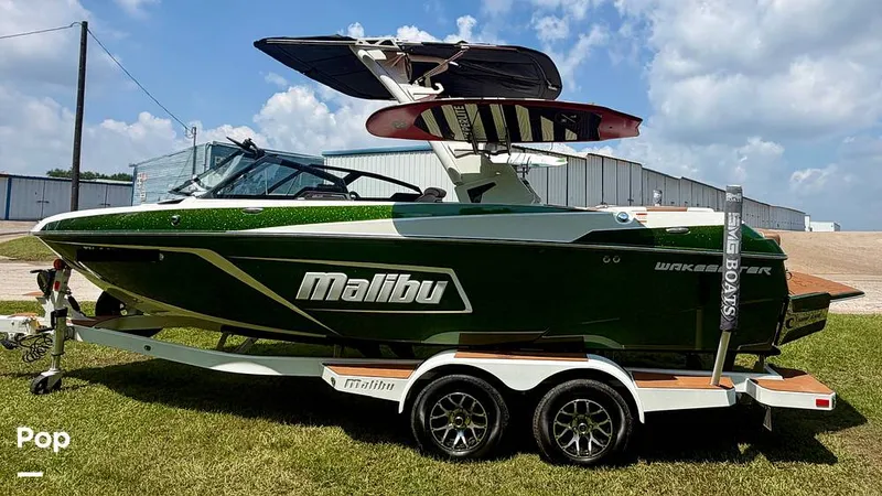 Slide: The Image of Malibu 22 LSV 2021 - 16506089