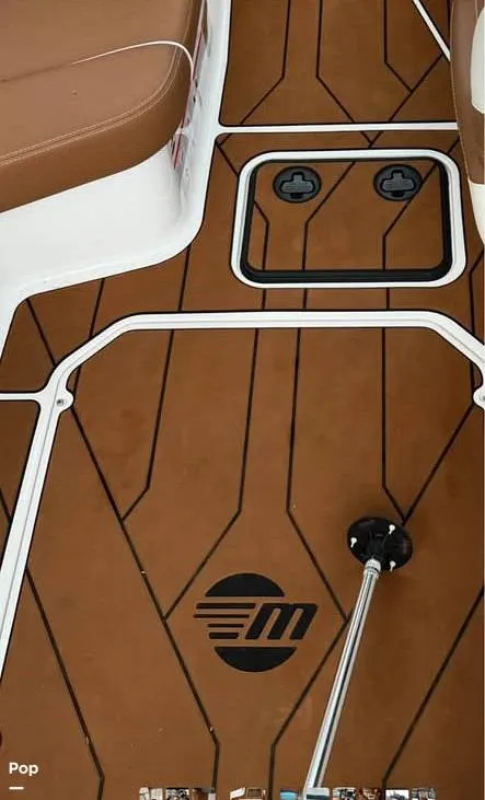 Slide: The Image of Malibu 22 LSV 2021 - 16488437