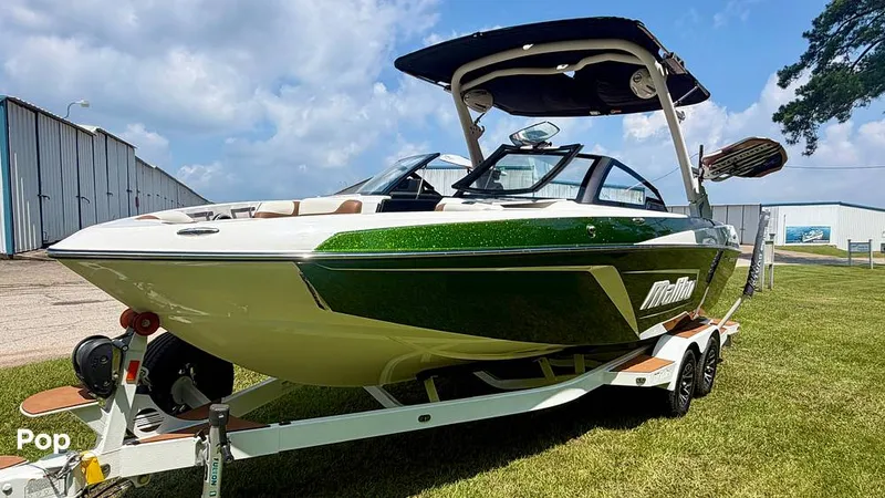 Slide: The Image of Malibu 22 LSV 2021 - 16506088