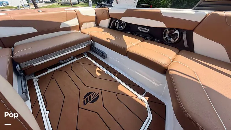 Slide: The Image of Malibu 22 LSV 2021 - 16506086