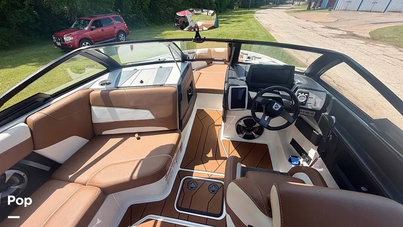 Slide: The Image of Malibu 22 LSV 2021 - 16506008