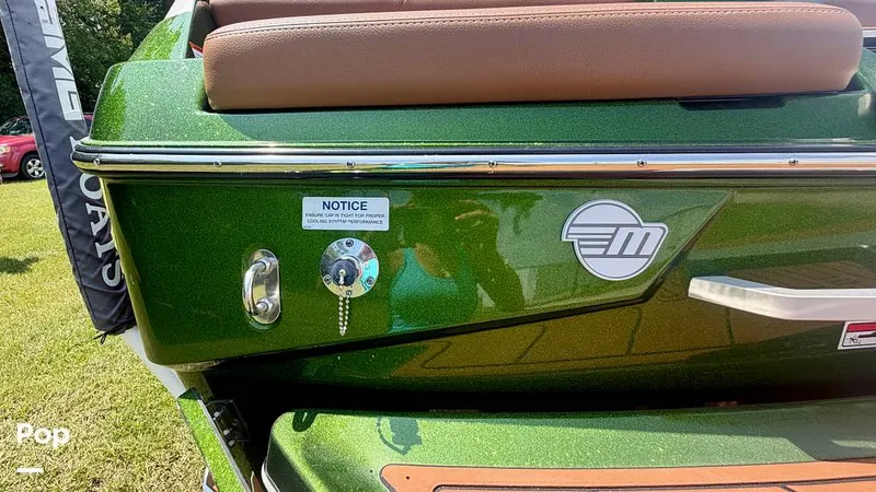 Slide: The Image of Malibu 22 LSV 2021 - 16506094