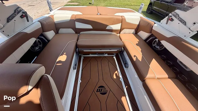 Slide: The Image of Malibu 22 LSV 2021 - 16506085