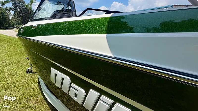 Slide: The Image of Malibu 22 LSV 2021 - 16506121