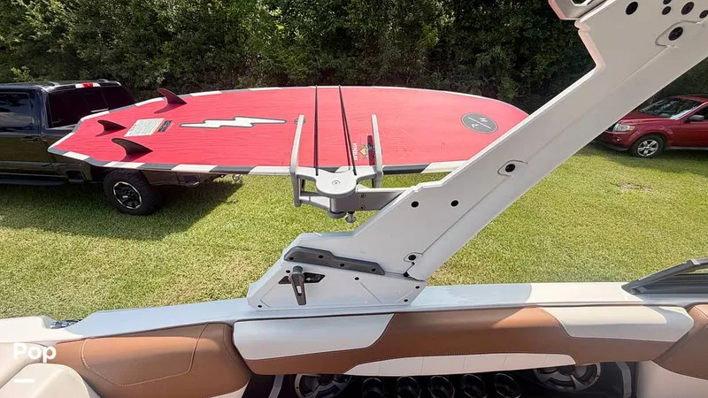 Slide: The Image of Malibu 22 LSV 2021 - 16506038
