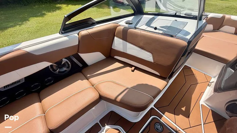 Slide: The Image of Malibu 22 LSV 2021 - 16506033