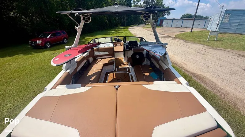Slide: The Image of Malibu 22 LSV 2021 - 16506007