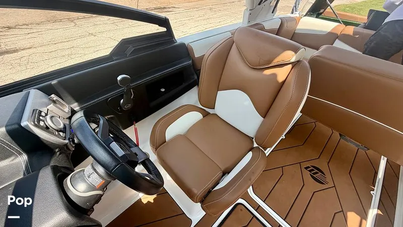 Slide: The Image of Malibu 22 LSV 2021 - 16506067