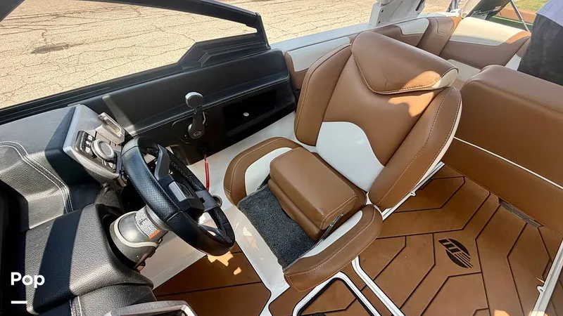 Slide: The Image of Malibu 22 LSV 2021 - 16506065