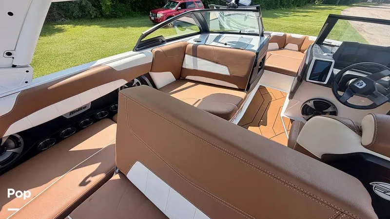 Slide: The Image of Malibu 22 LSV 2021 - 16506084