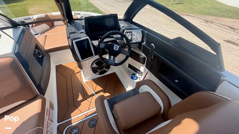 Slide: The Image of Malibu 22 LSV 2021 - 16506009