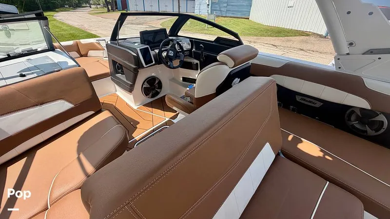 Slide: The Image of Malibu 22 LSV 2021 - 16506083