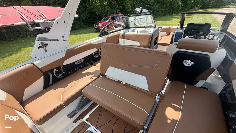 Slide: The Image of Malibu 22 LSV 2021 - 16506081