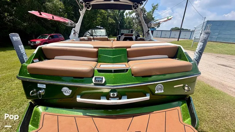 Slide: The Image of Malibu 22 LSV 2021 - 16506104