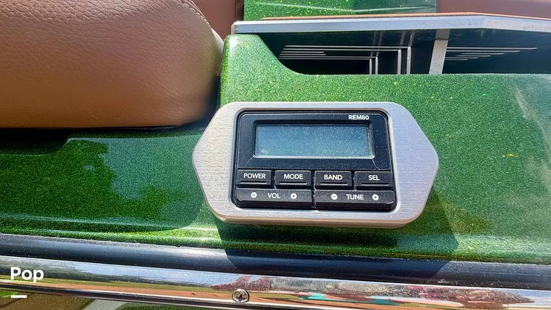 Slide: The Image of Malibu 22 LSV 2021 - 16506095